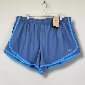 NWT Nike Women’s Tempo Short 4” Plus Size 1X Running Dri-Fit Athletic Gym $40